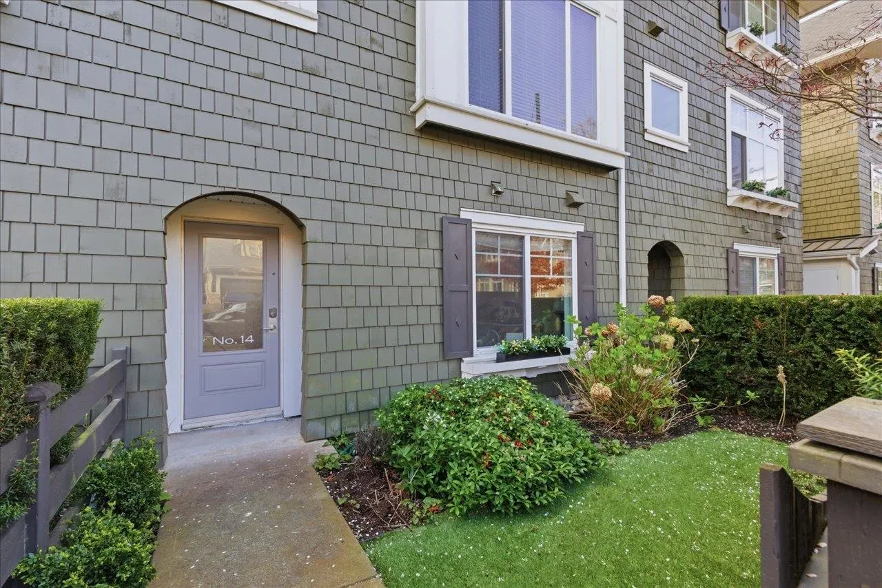 Photo 3 of 39 at #14 – 288 171 Street