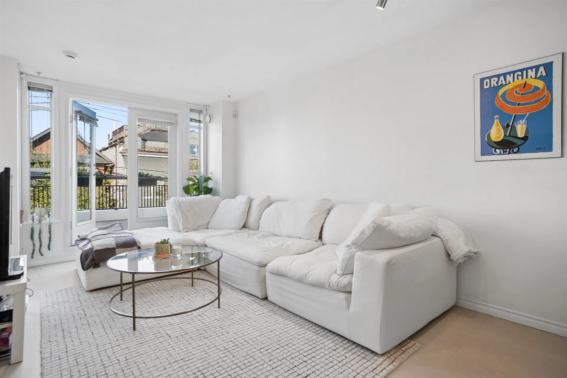 Photo 2 of 29 at #203 – 2190 W 5th Avenue