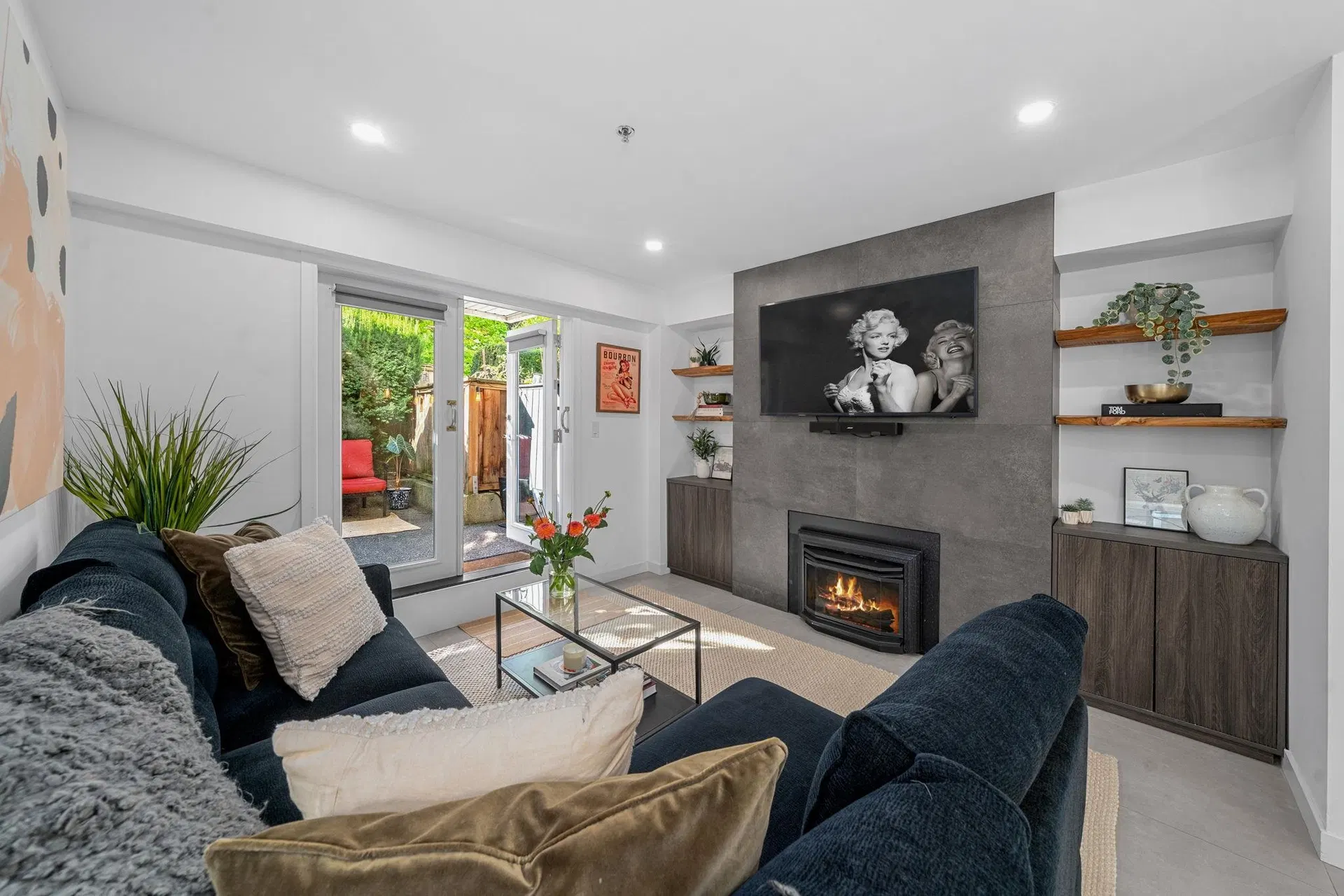 Photo 2 of 33 at #104 – 828 W 14th Avenue