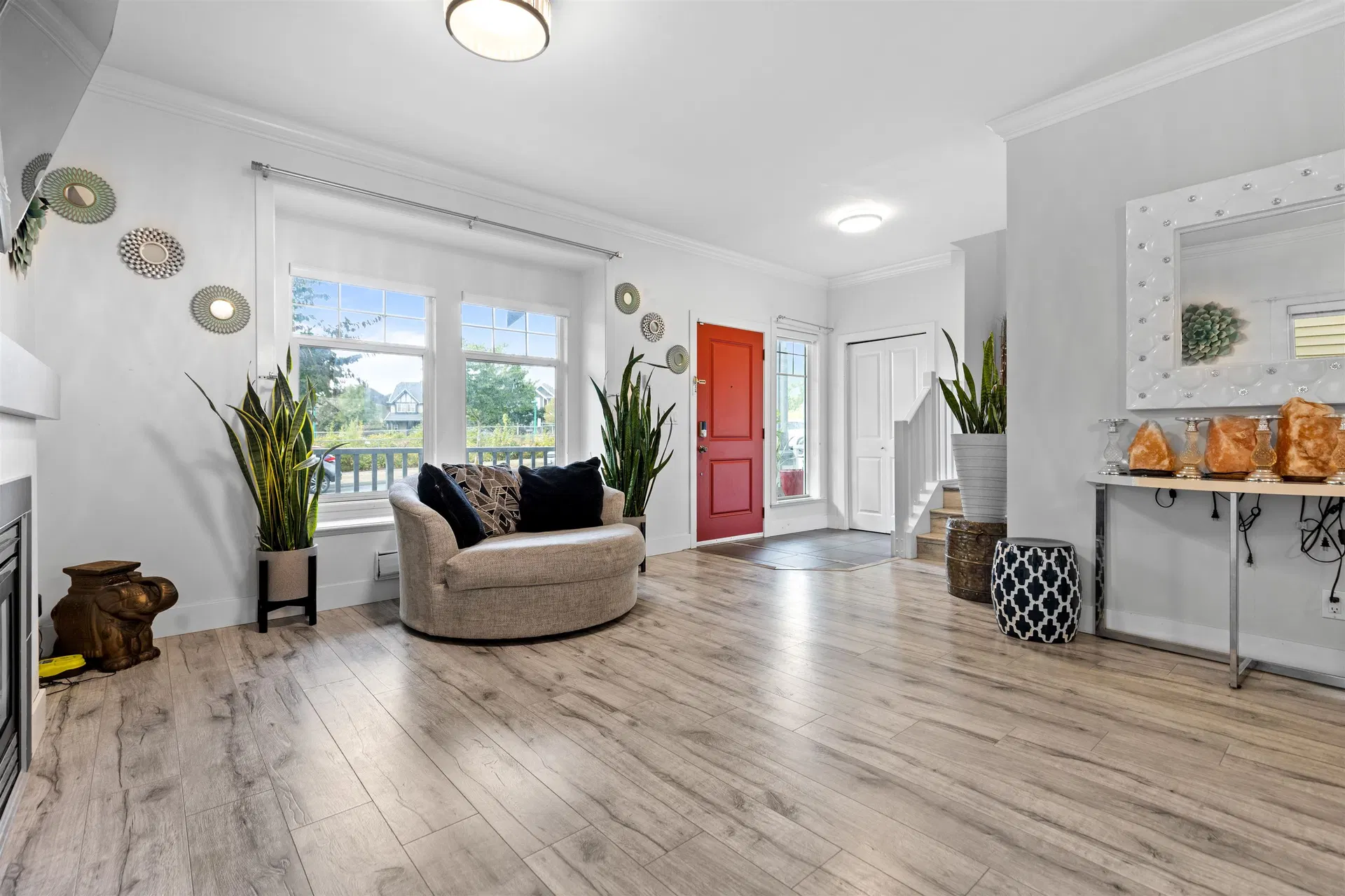 Photo 5 of 40 at 6686 192 Street