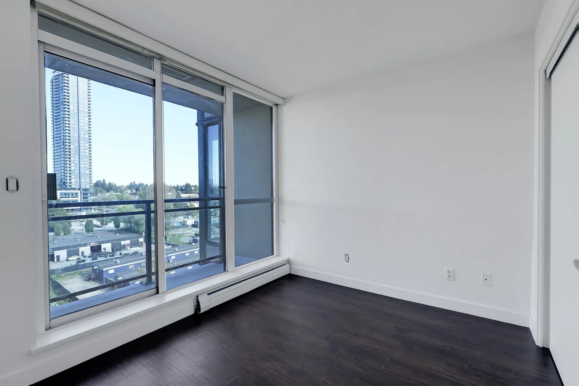 Photo 5 of 17 at #1011 – 10777 University Drive