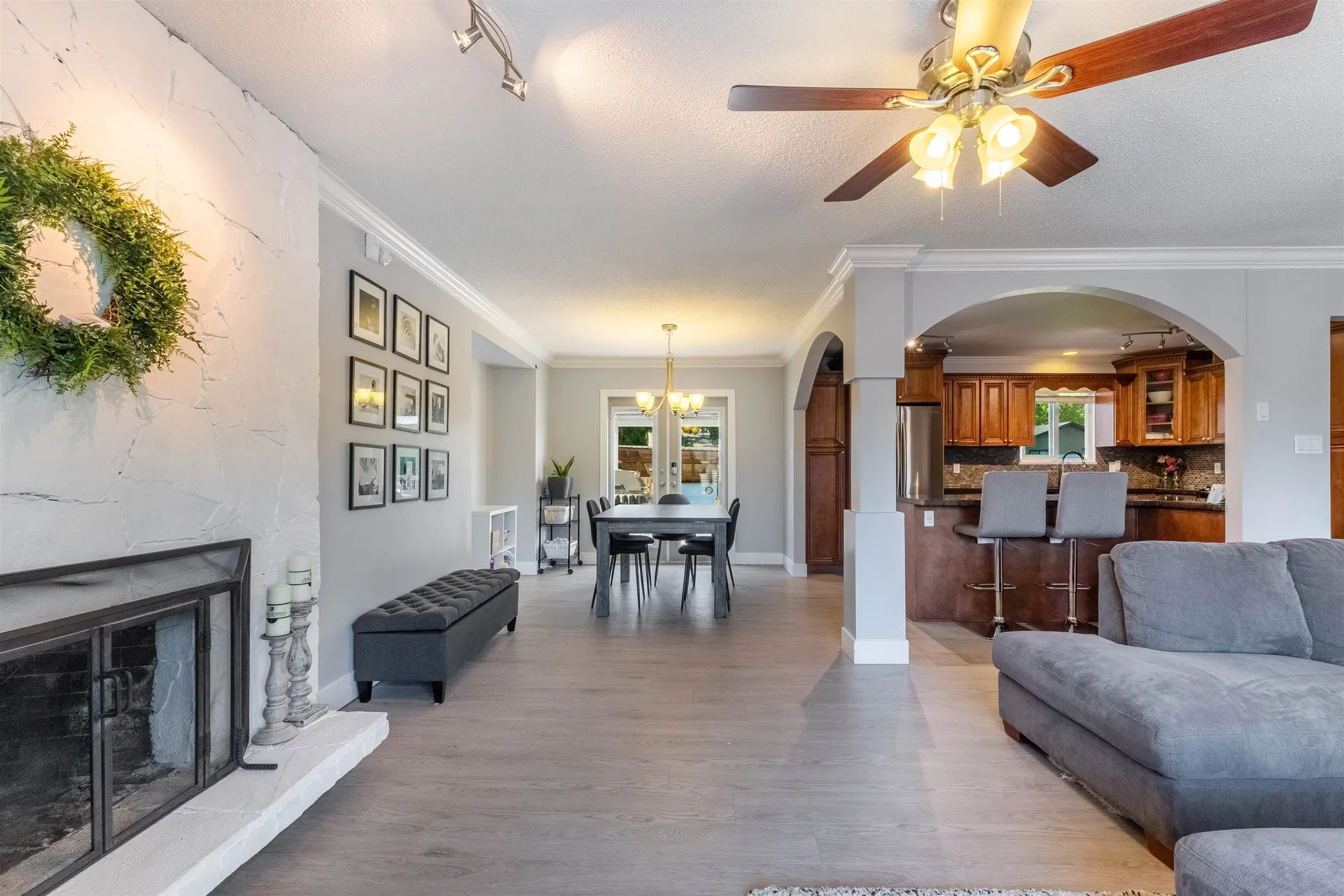 Photo 5 of 34 at 14917 92 Avenue