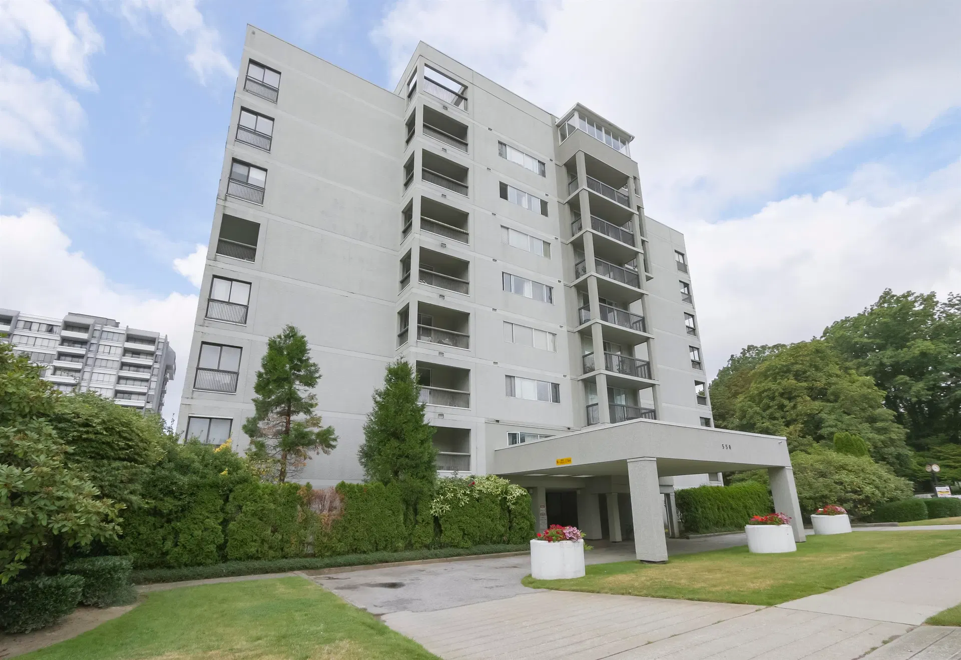 #402 – 550 Eighth Street