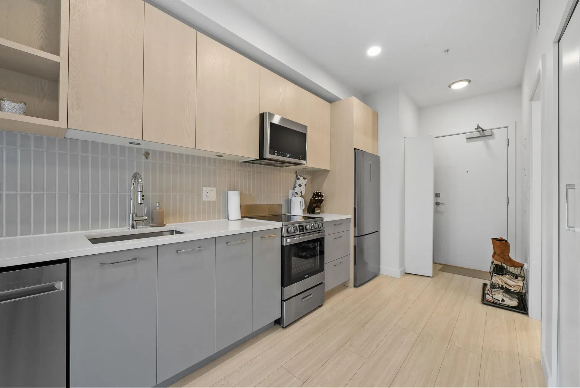 Photo 3 of 24 at #211 – 10777 138 Street