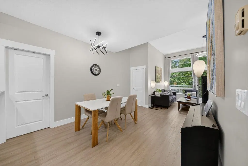 Photo 4 of 26 at #407 – 6328 Larkin Drive