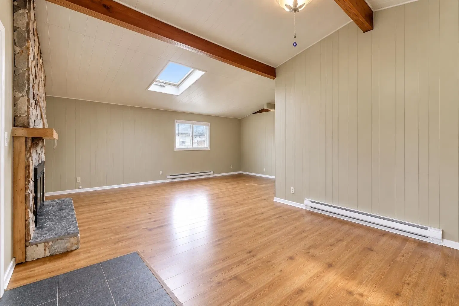 Photo 5 of 27 at 21635 50a Avenue