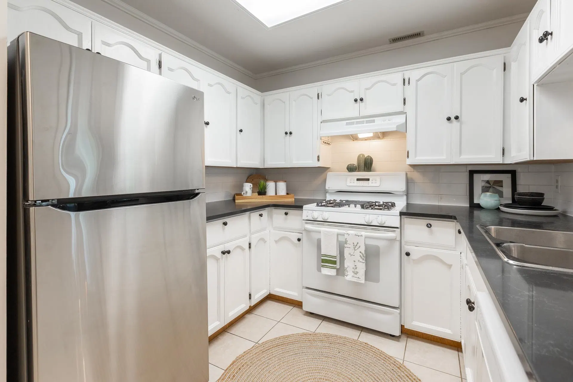 Photo 4 of 33 at #107 – 13965 16 Avenue