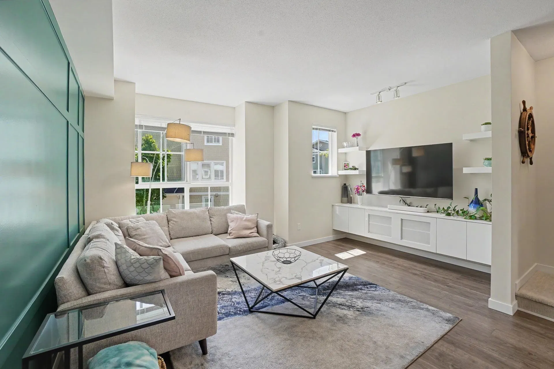 Photo 5 of 34 at #17 – 5551 Admiral Way