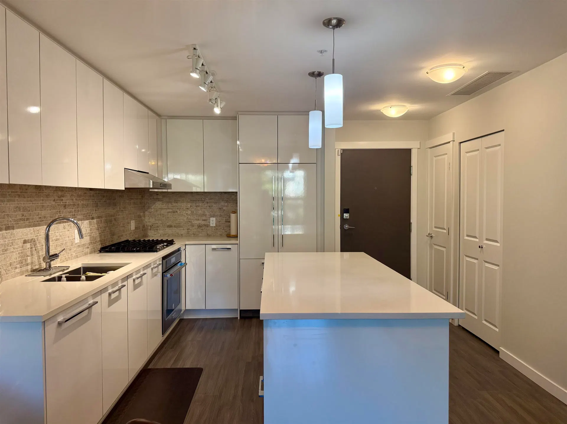 Photo 5 of 26 at #107 – 9500 Tomicki Avenue