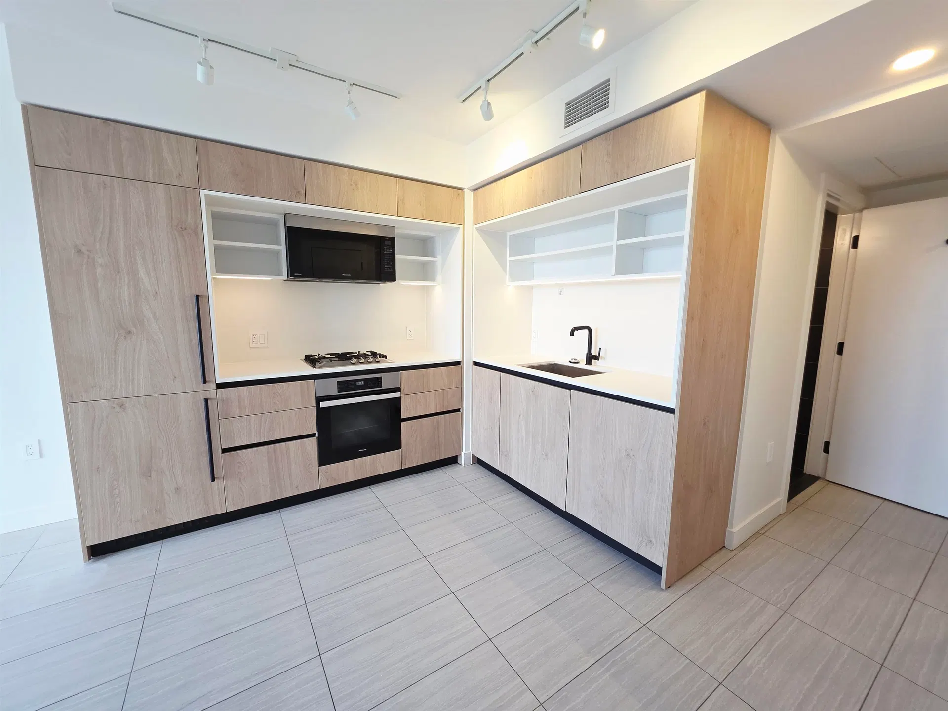 #2405 – 5058 Joyce Street