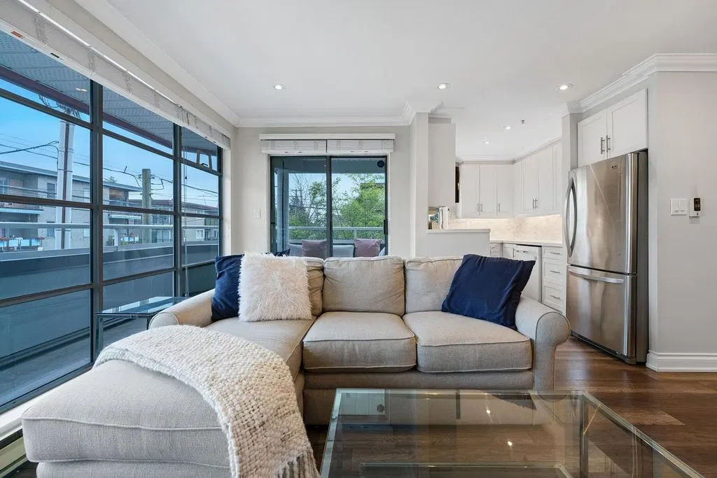 Photo 5 of 33 at #203 – 2287 W 3rd Avenue