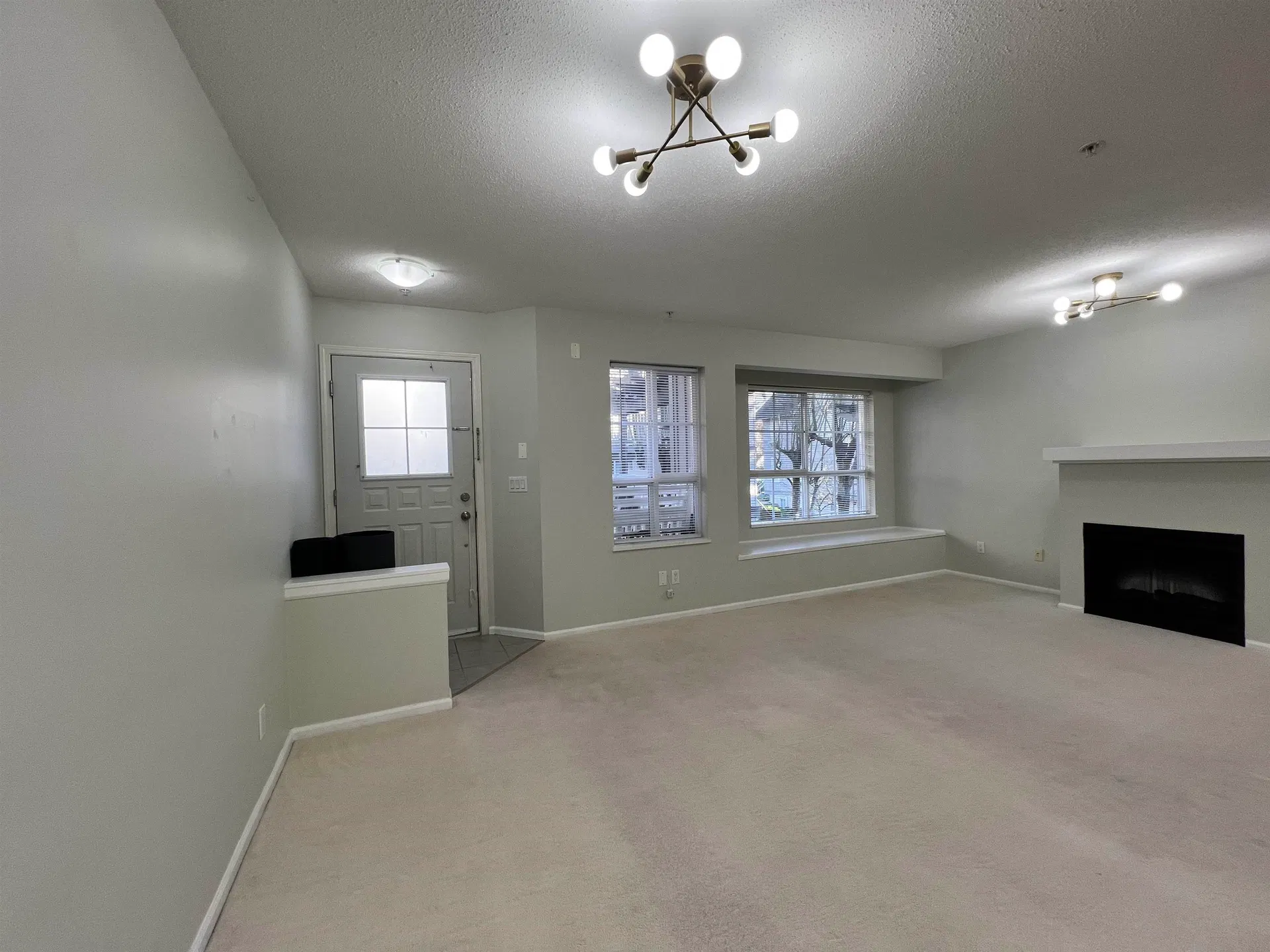 Photo 4 of 18 at 7088 17th Avenue