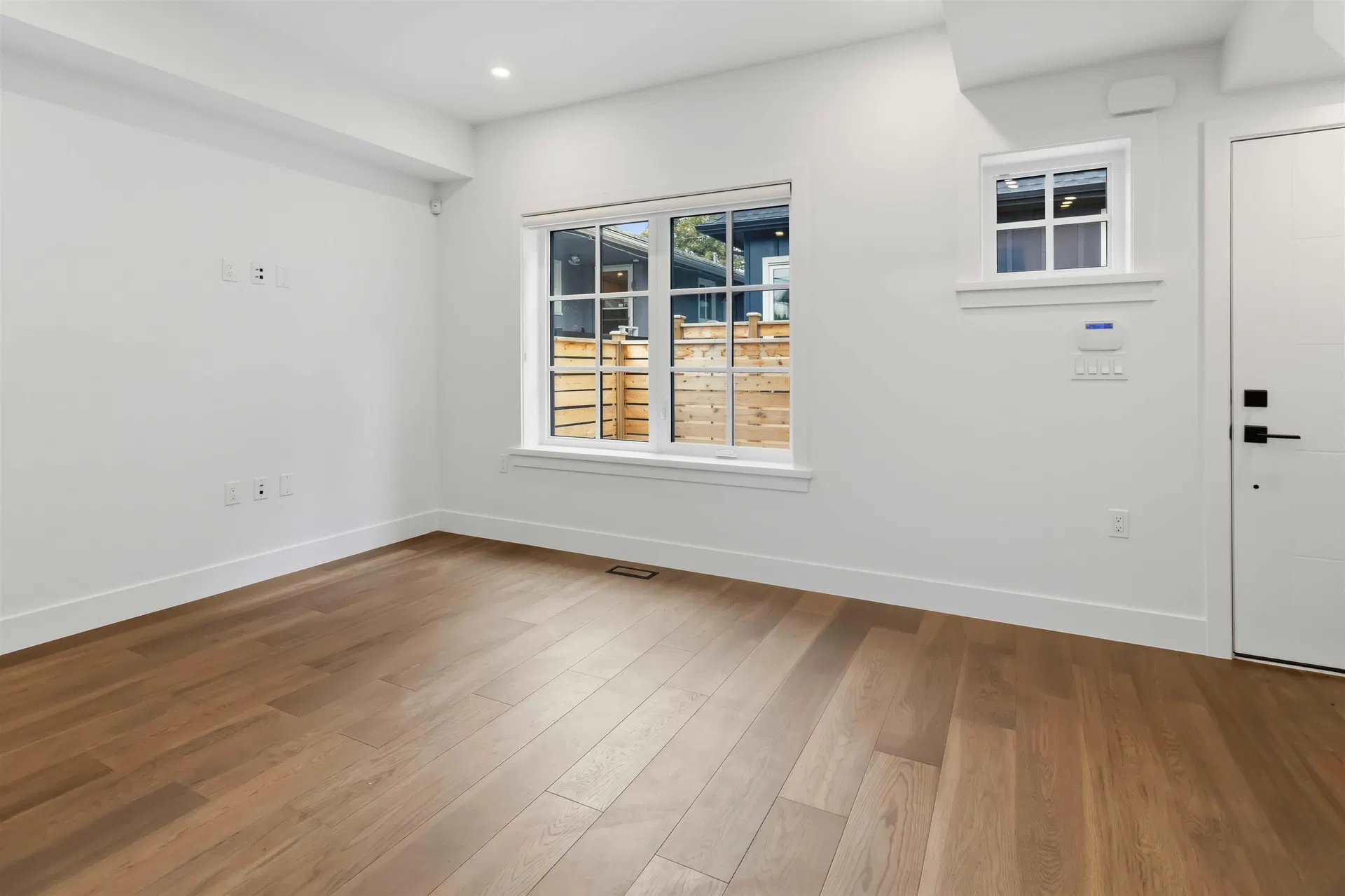Photo 4 of 31 at #2 – 552 Kaslo Street