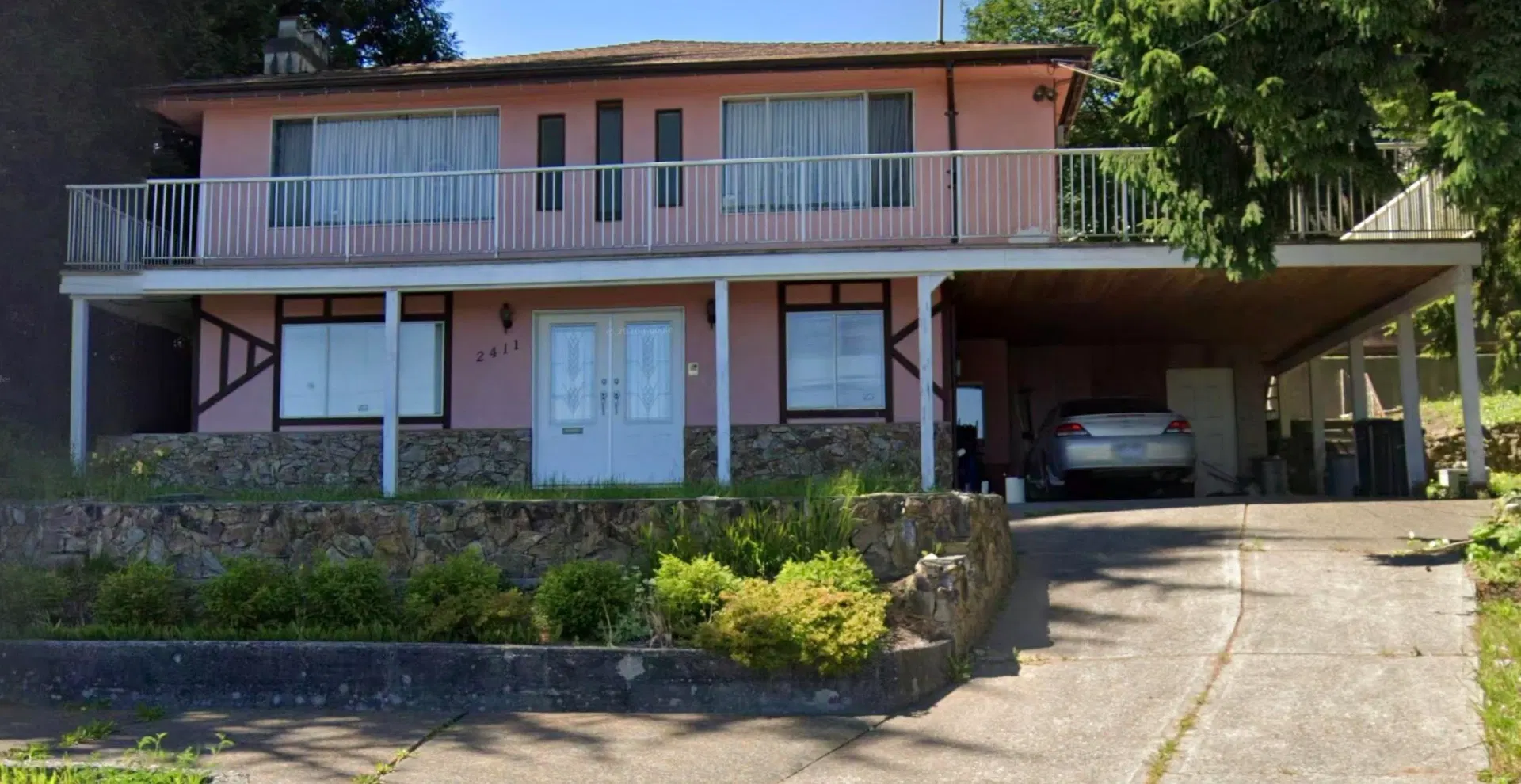Photo 3 of 3 at 2411 Cape Horn Avenue