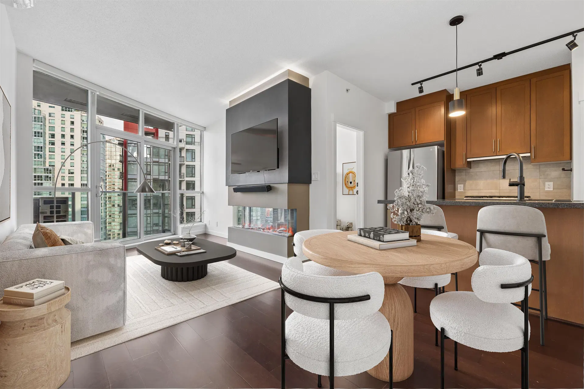 #2007 – 1189 Melville Street