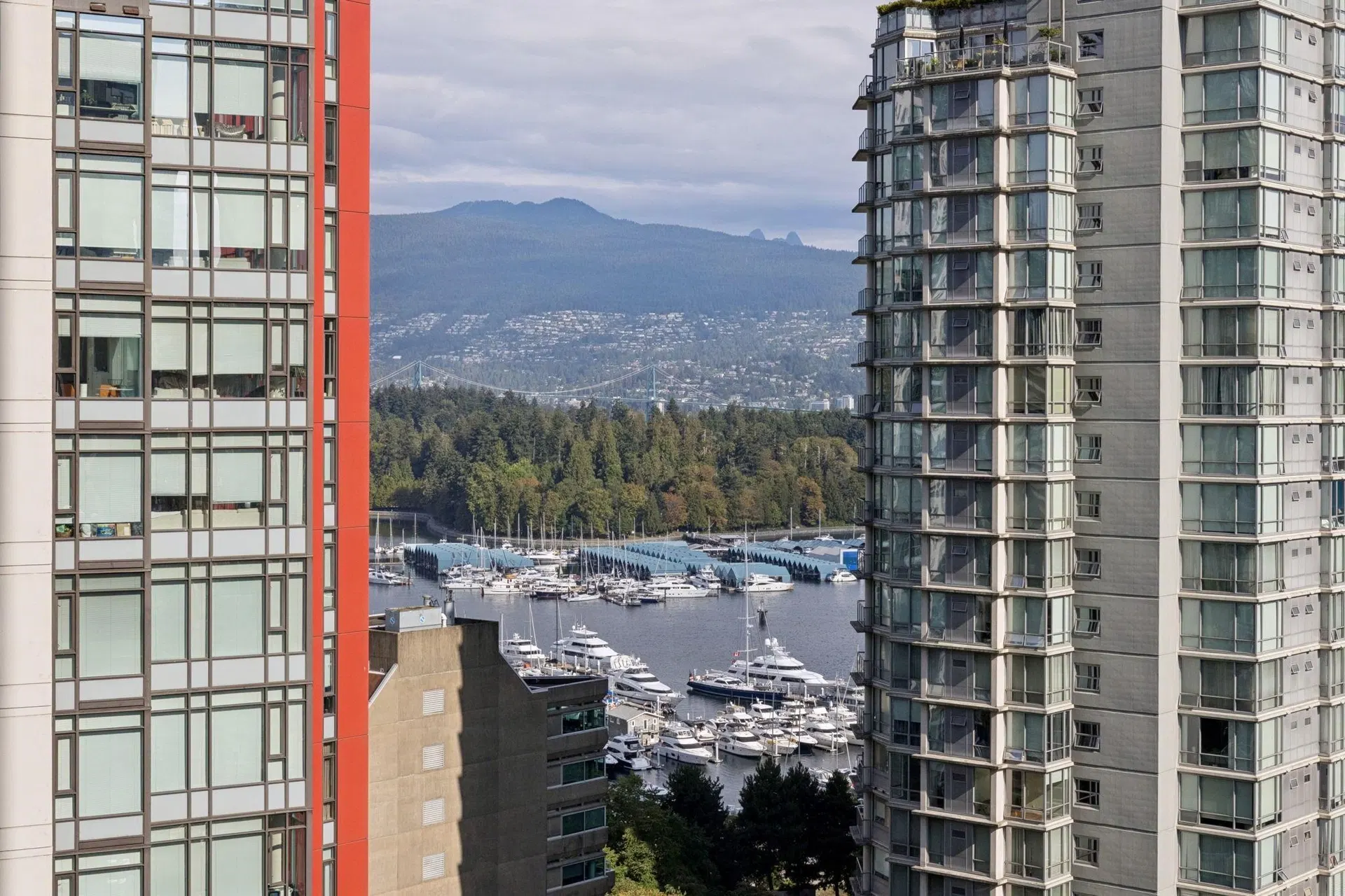 Photo 5 of 38 at #2007 – 1189 Melville Street