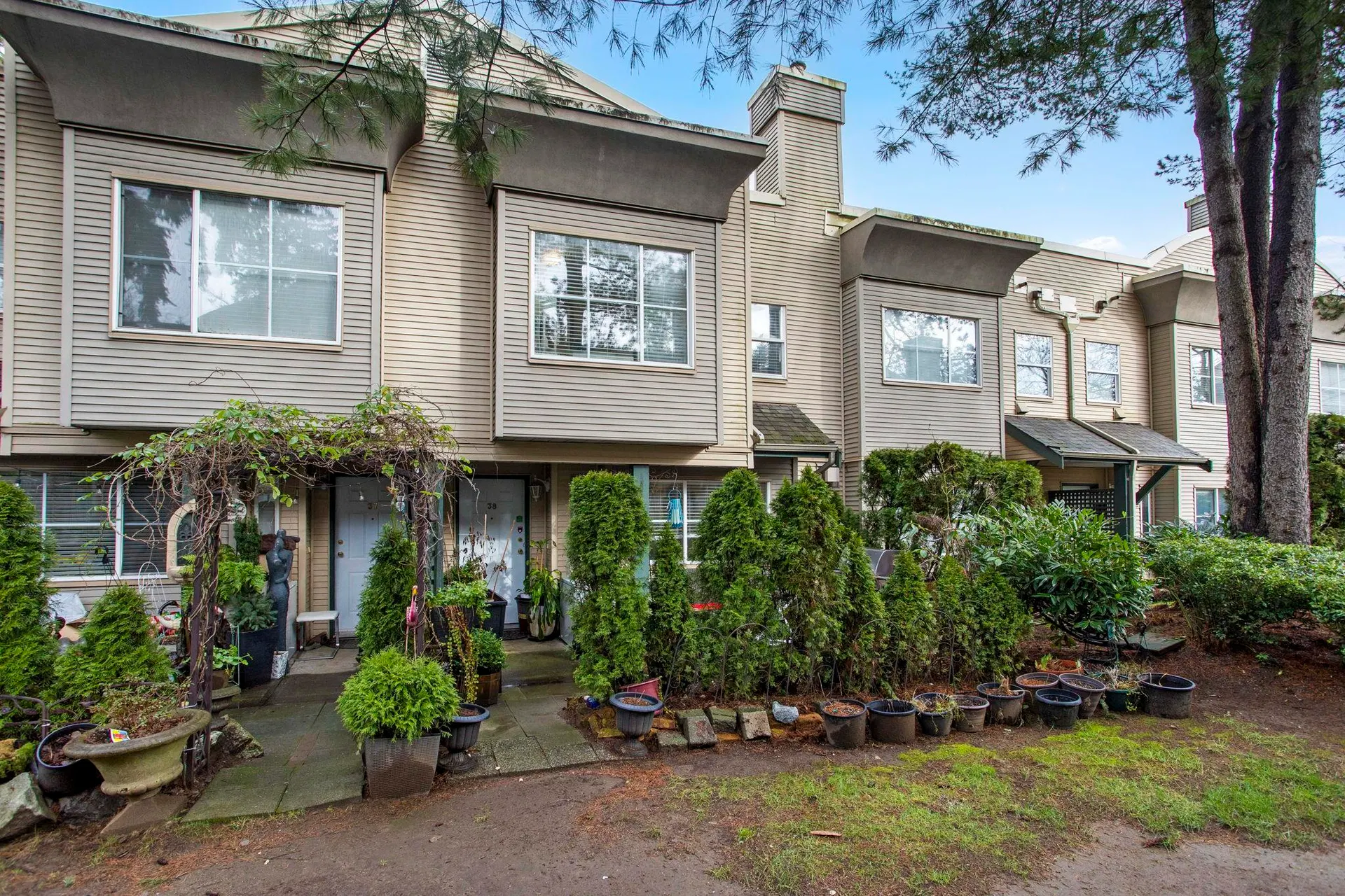 Photo 2 of 31 at #38 – 12449 191 Street