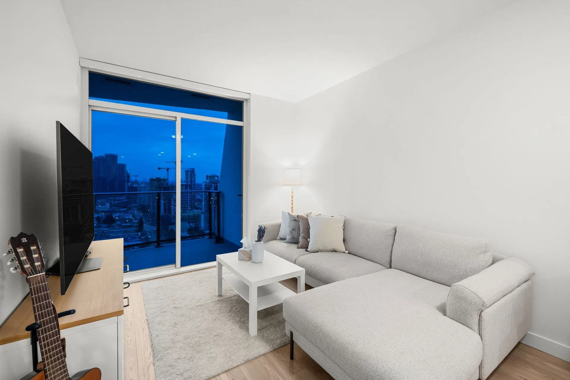 Photo 1 of 21 at 2607 2181 Madison Avenue