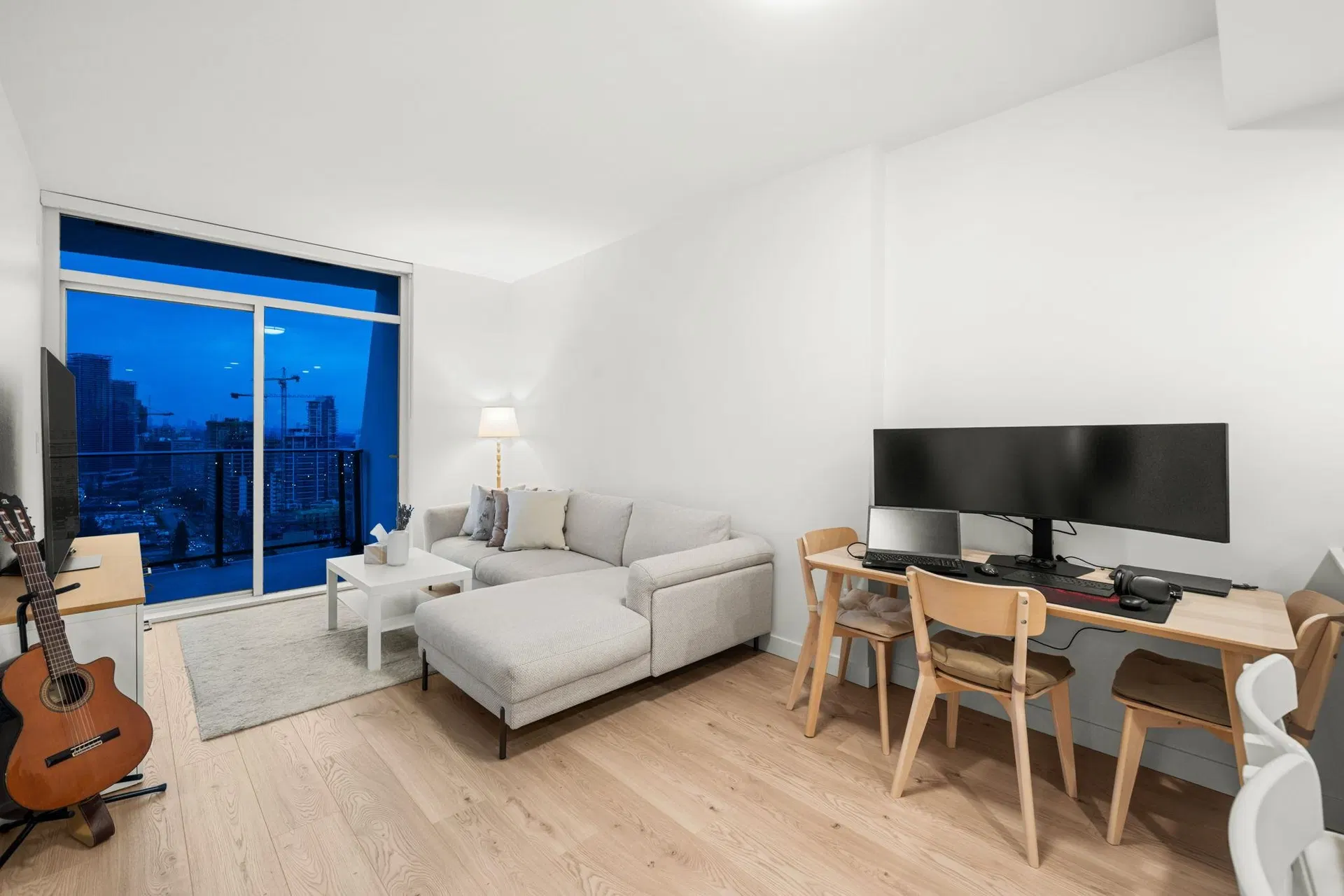 Photo 2 of 21 at 2607 2181 Madison Avenue