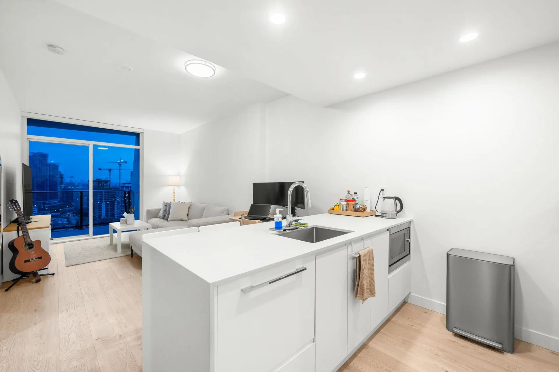 Photo 5 of 21 at 2607 2181 Madison Avenue
