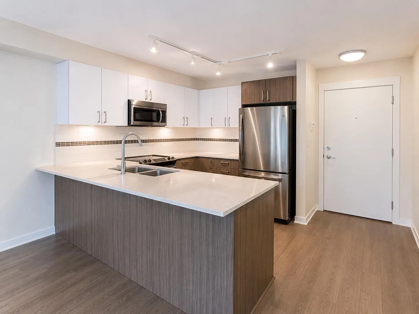 Photo 2 of 13 at #308 – 8733 160 Street