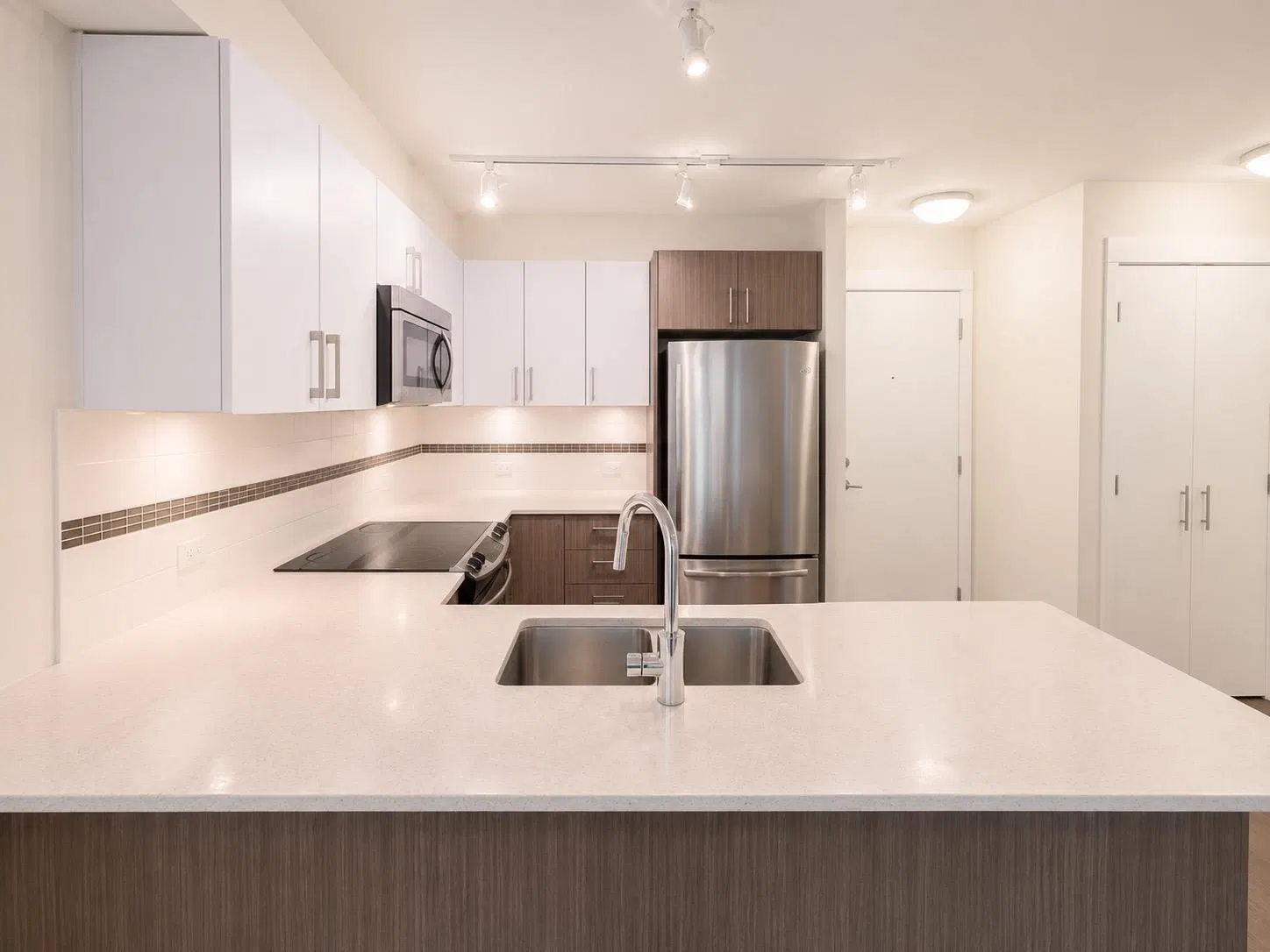 Photo 3 of 13 at #308 – 8733 160 Street
