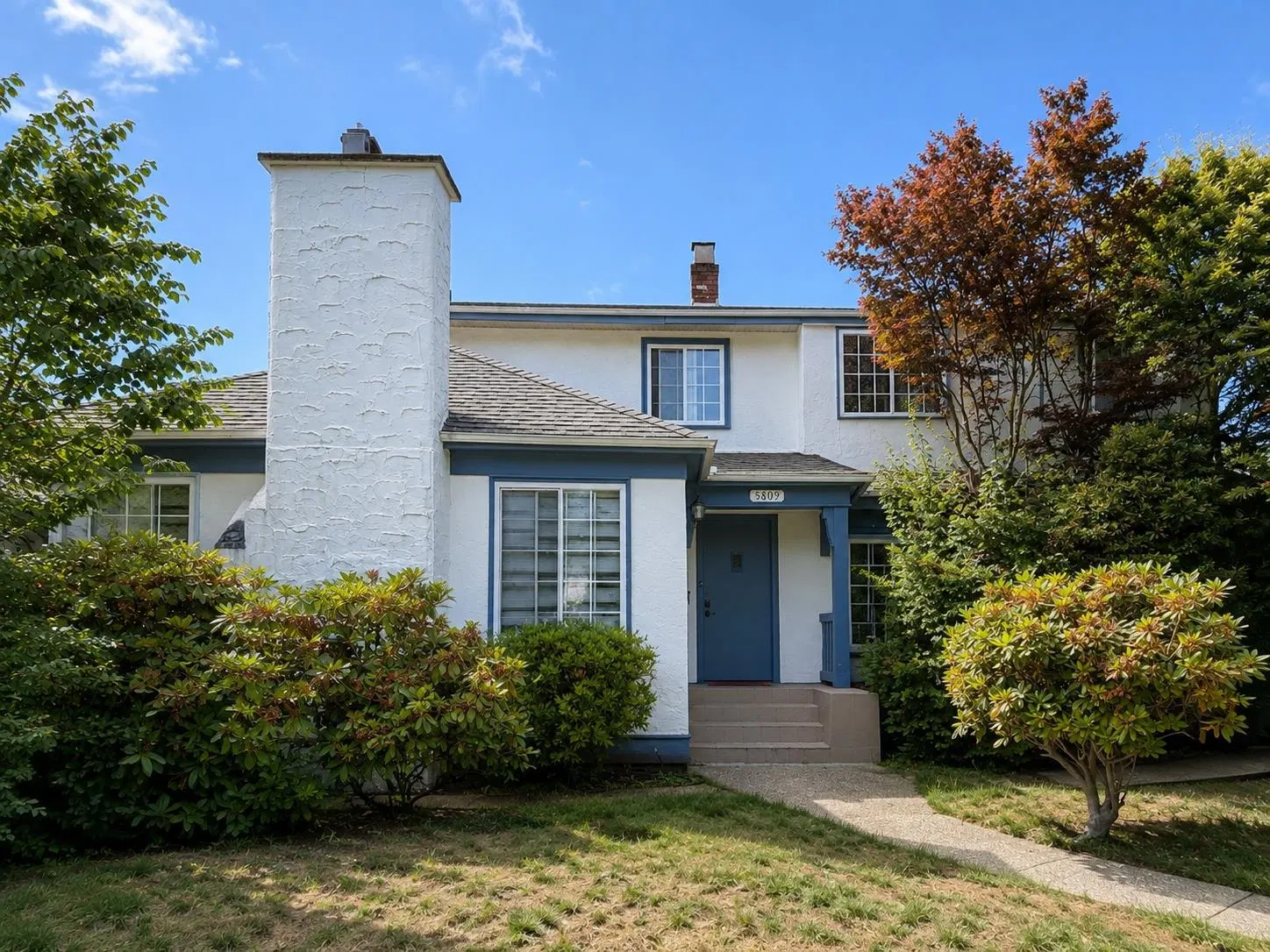 Photo 1 of 16 at 5809 Selkirk Street