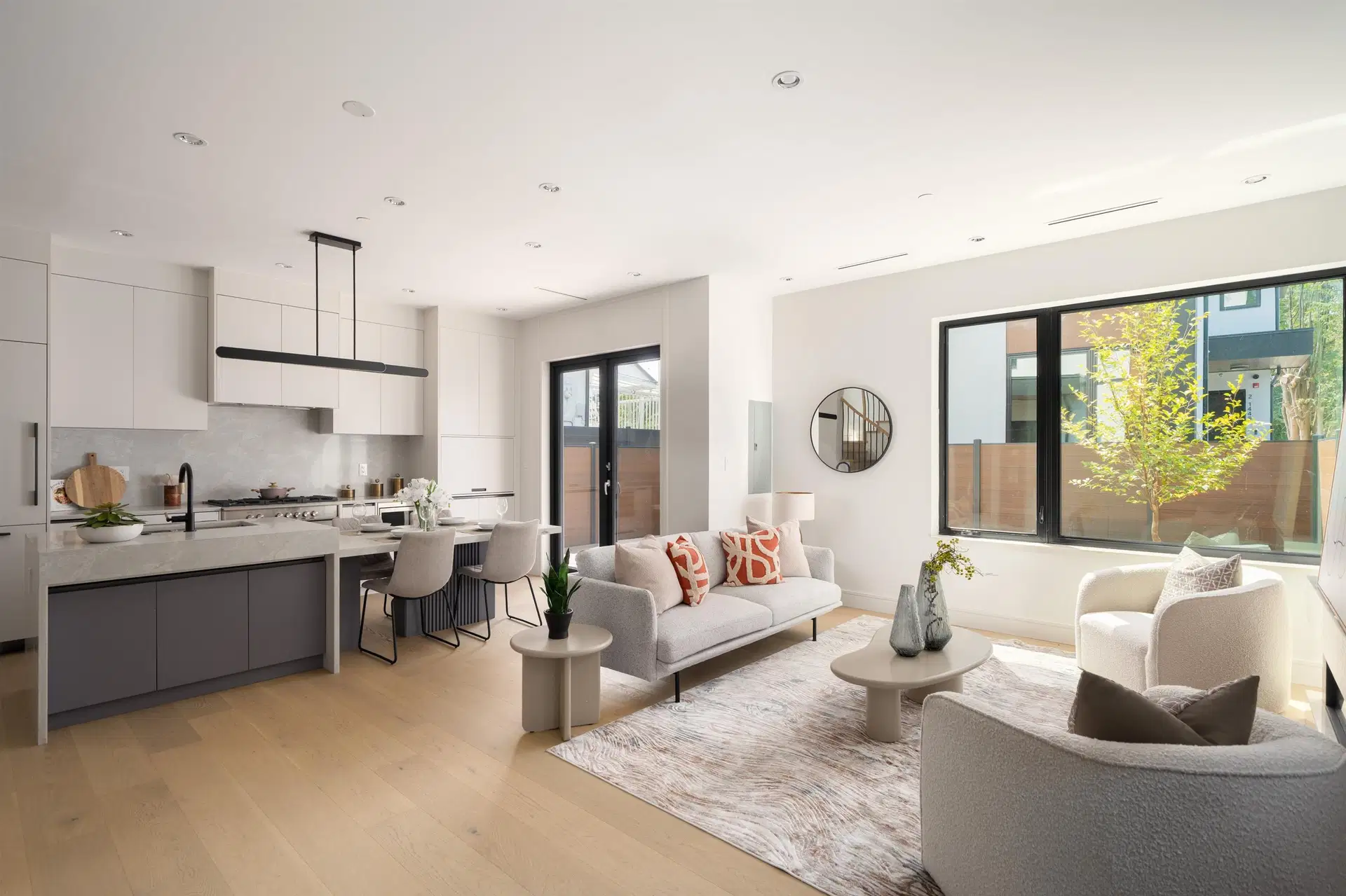 #2 – 1450 30th Avenue
