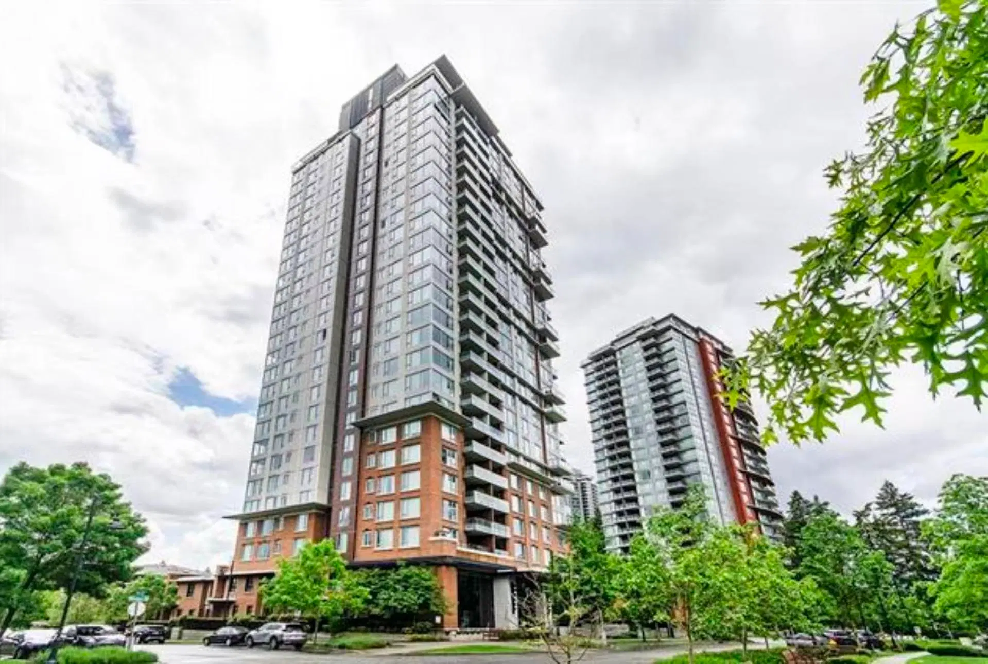 Photo 1 of 31 at #2501 – 3100 Windsor Gate