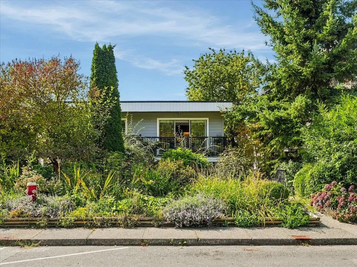 Photo 2 of 26 at #6 – 137 E 5th Street