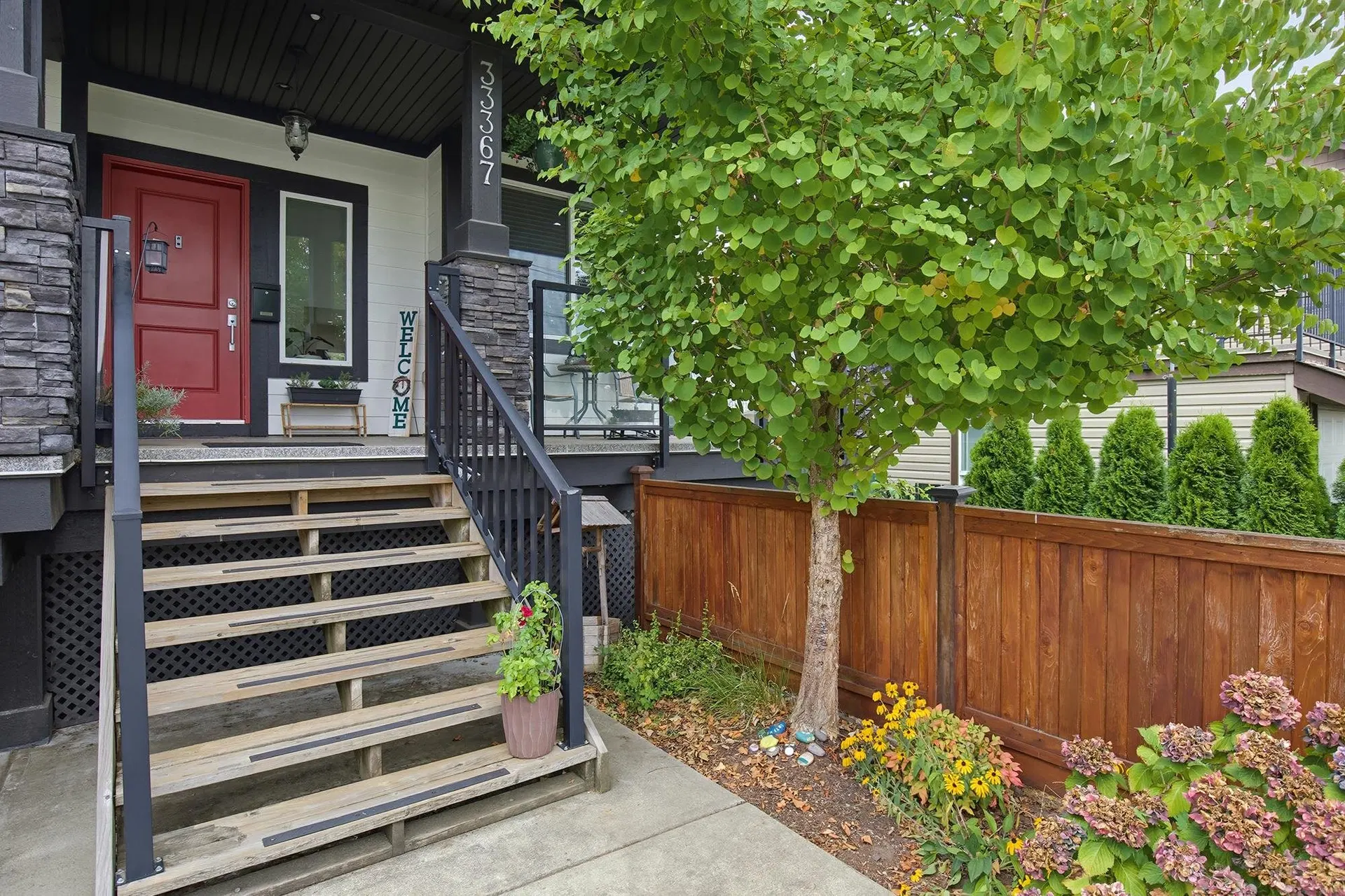 Photo 2 of 40 at 33367 5th Avenue