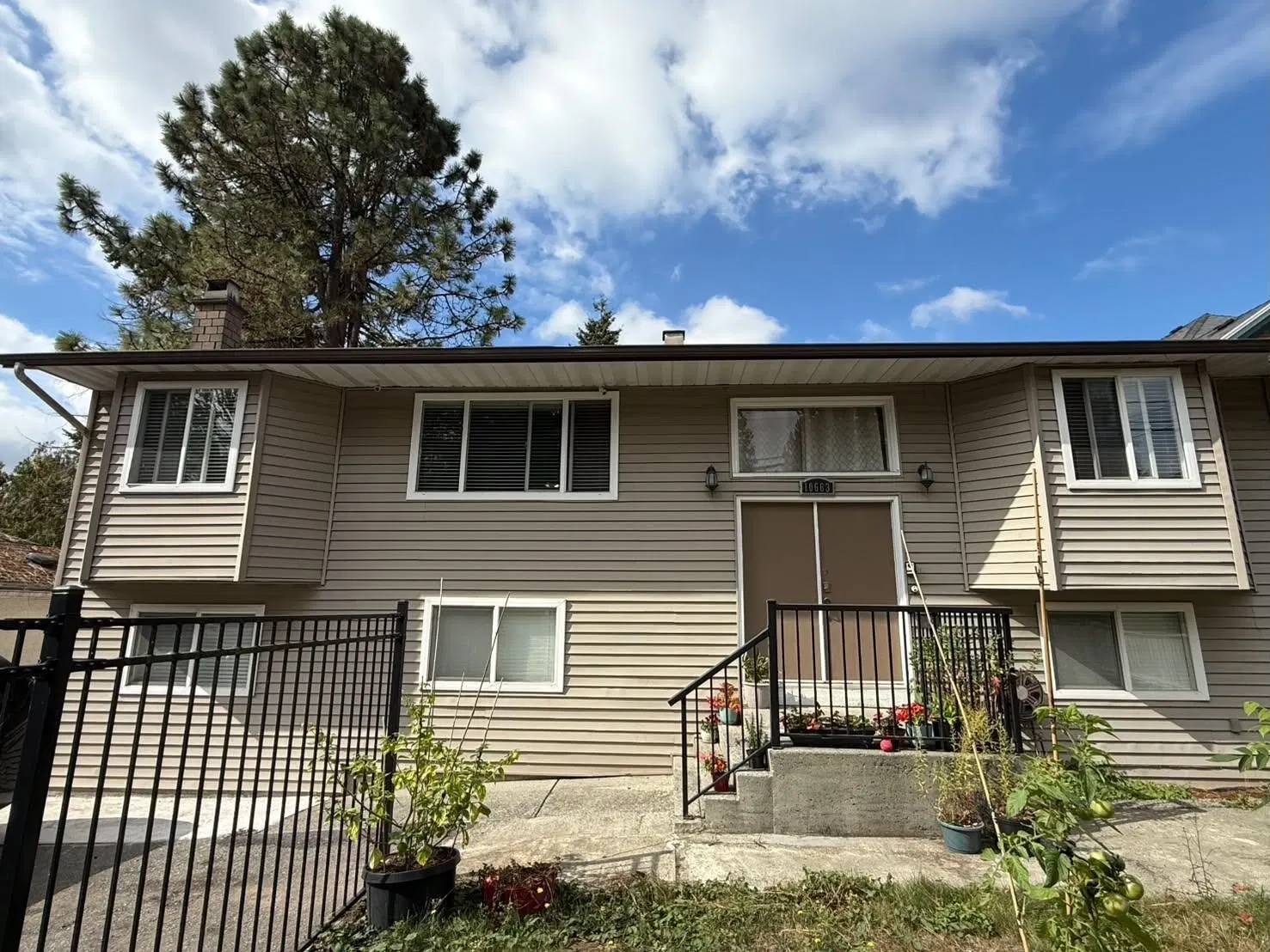 Photo 1 of 18 at 10663 138 Street