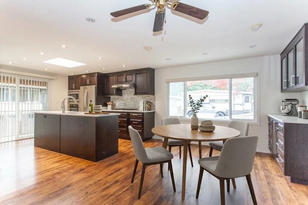 Photo 4 of 26 at #7 – 3031 200 Street