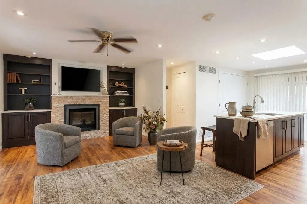 Photo 5 of 26 at #7 – 3031 200 Street