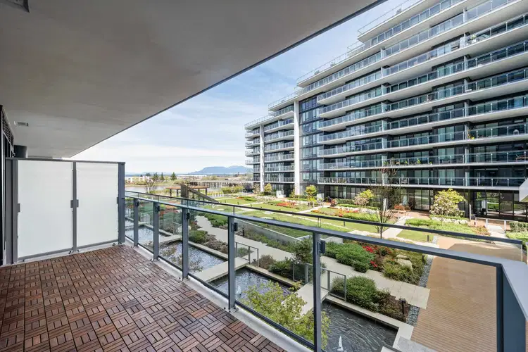 #206 – 6811 Pearson Way