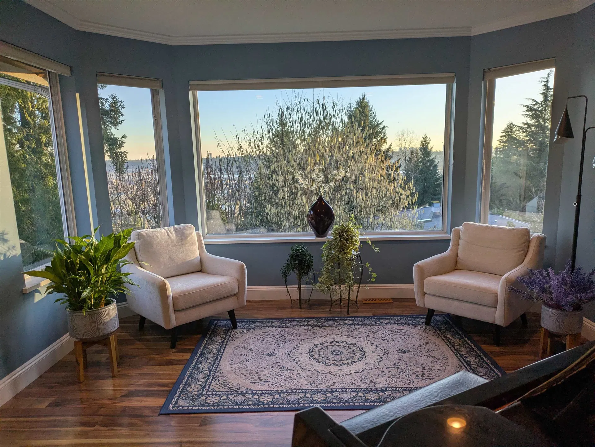Photo 5 of 34 at 2532 Ashurst Avenue