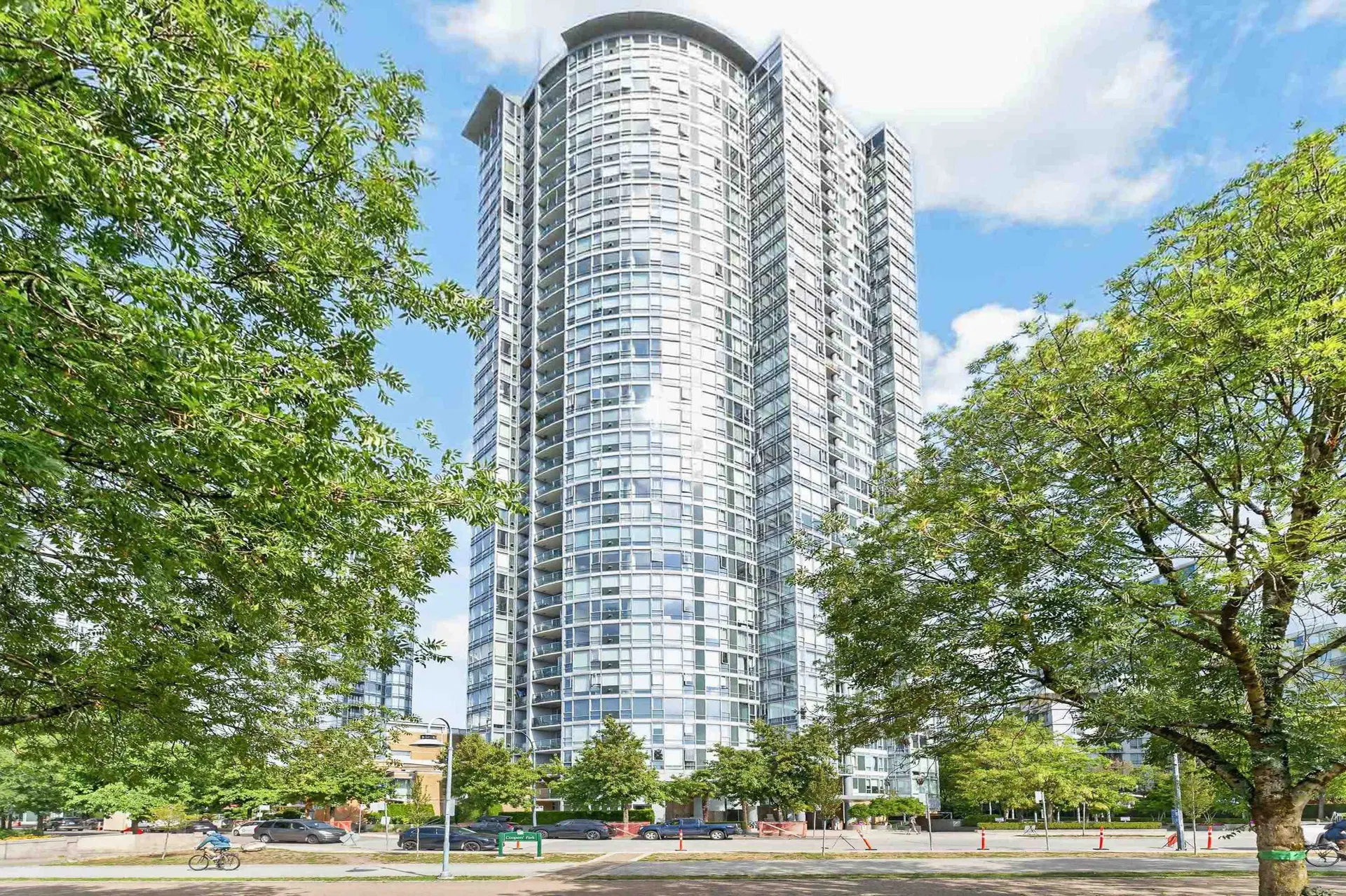 #3607 – 1033 Marinaside Crescent