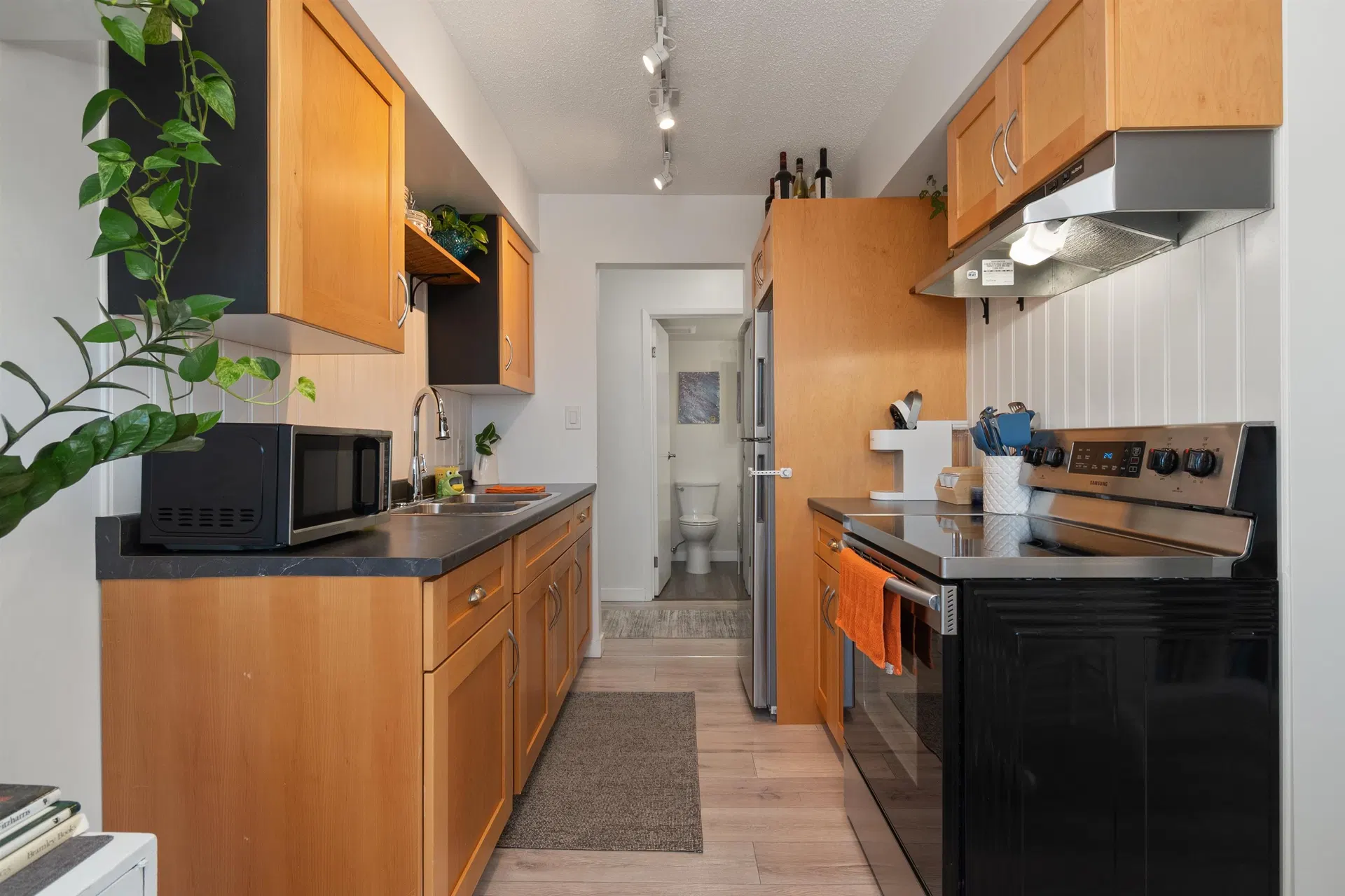 Photo 3 of 25 at #313 – 2211 Clearbrook Road