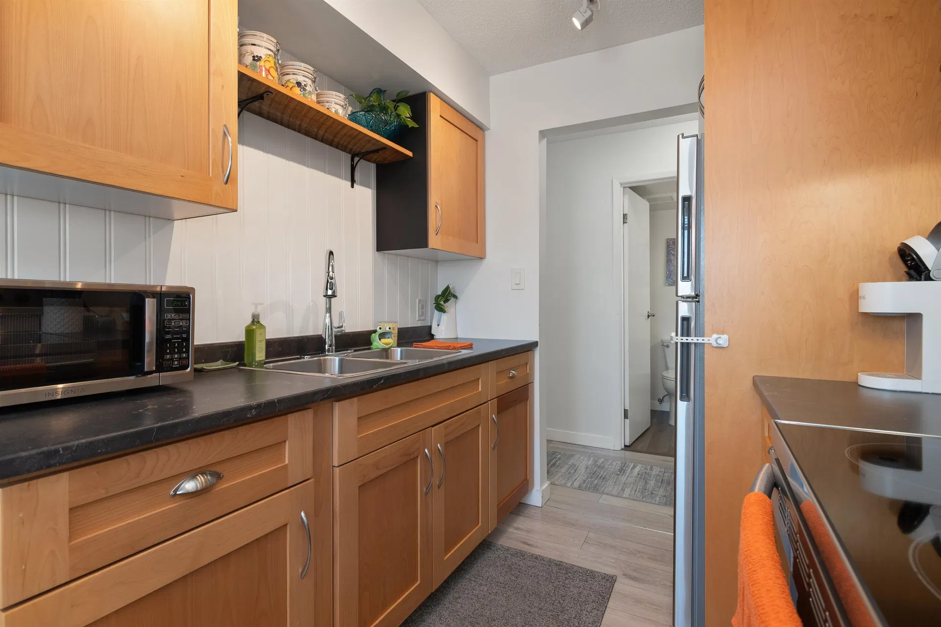 Photo 5 of 25 at #313 – 2211 Clearbrook Road