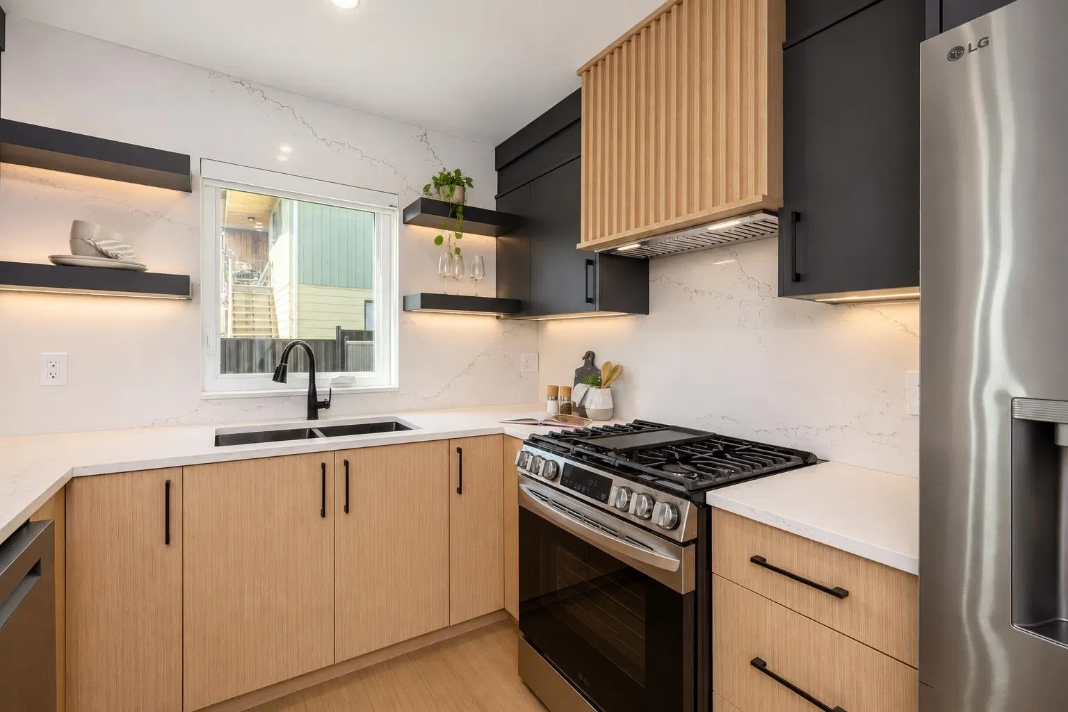 Photo 3 of 27 at #104 – 314 Nelson Street