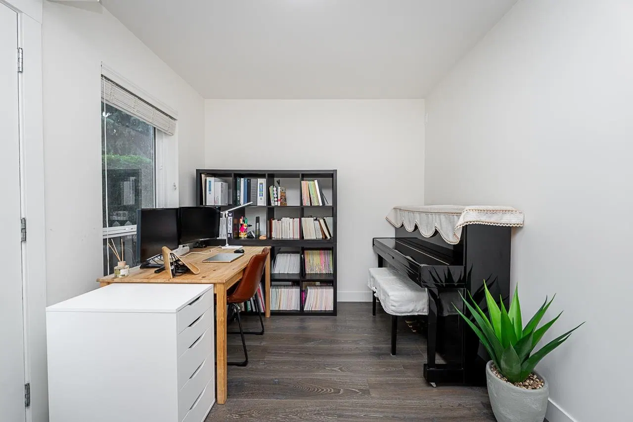 Photo 3 of 39 at #3 – 7947 209 Street