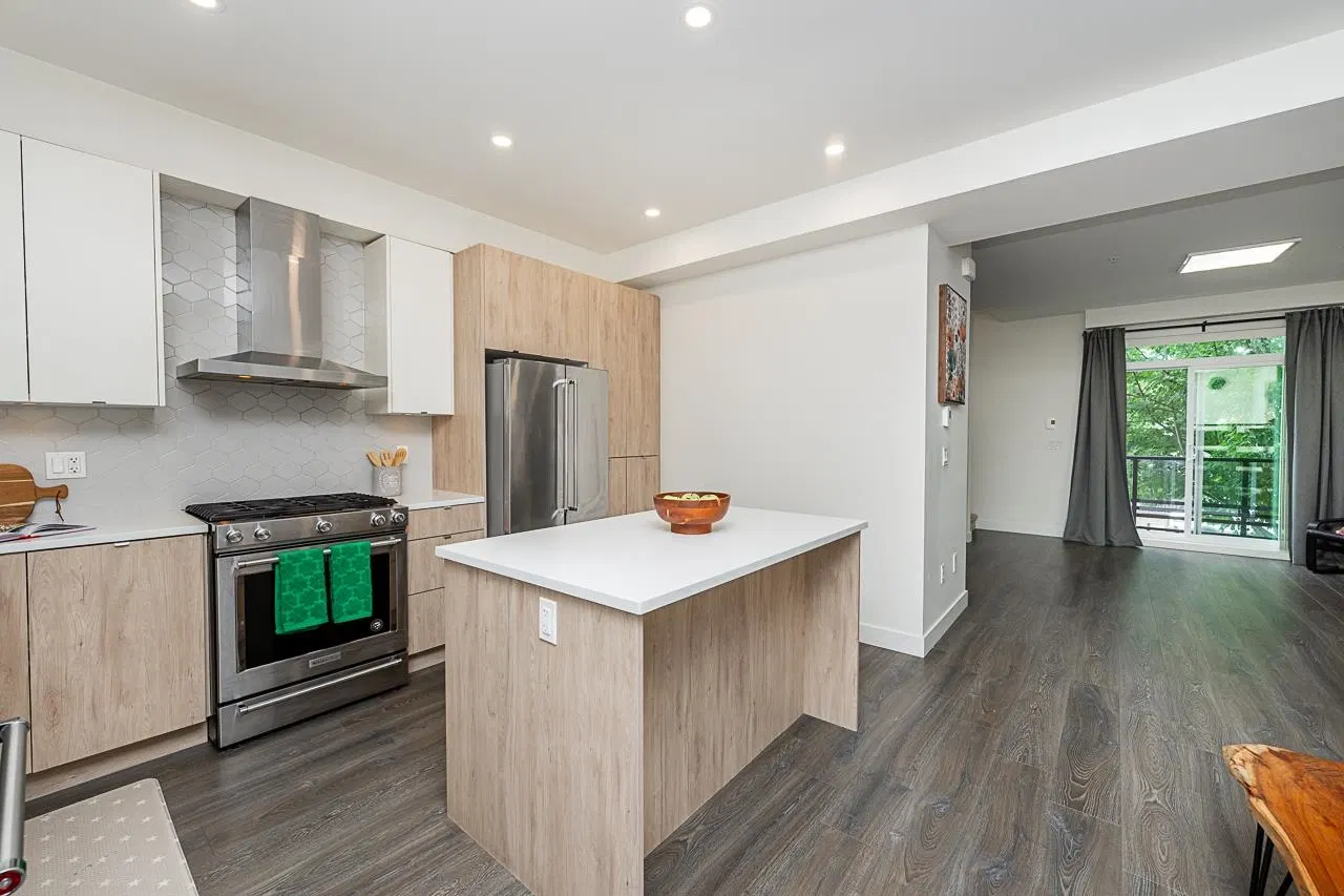 Photo 4 of 39 at #3 – 7947 209 Street
