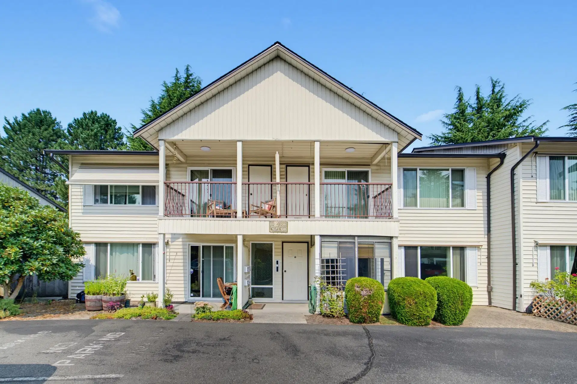 #108 – 2853 Bourquin Crescent