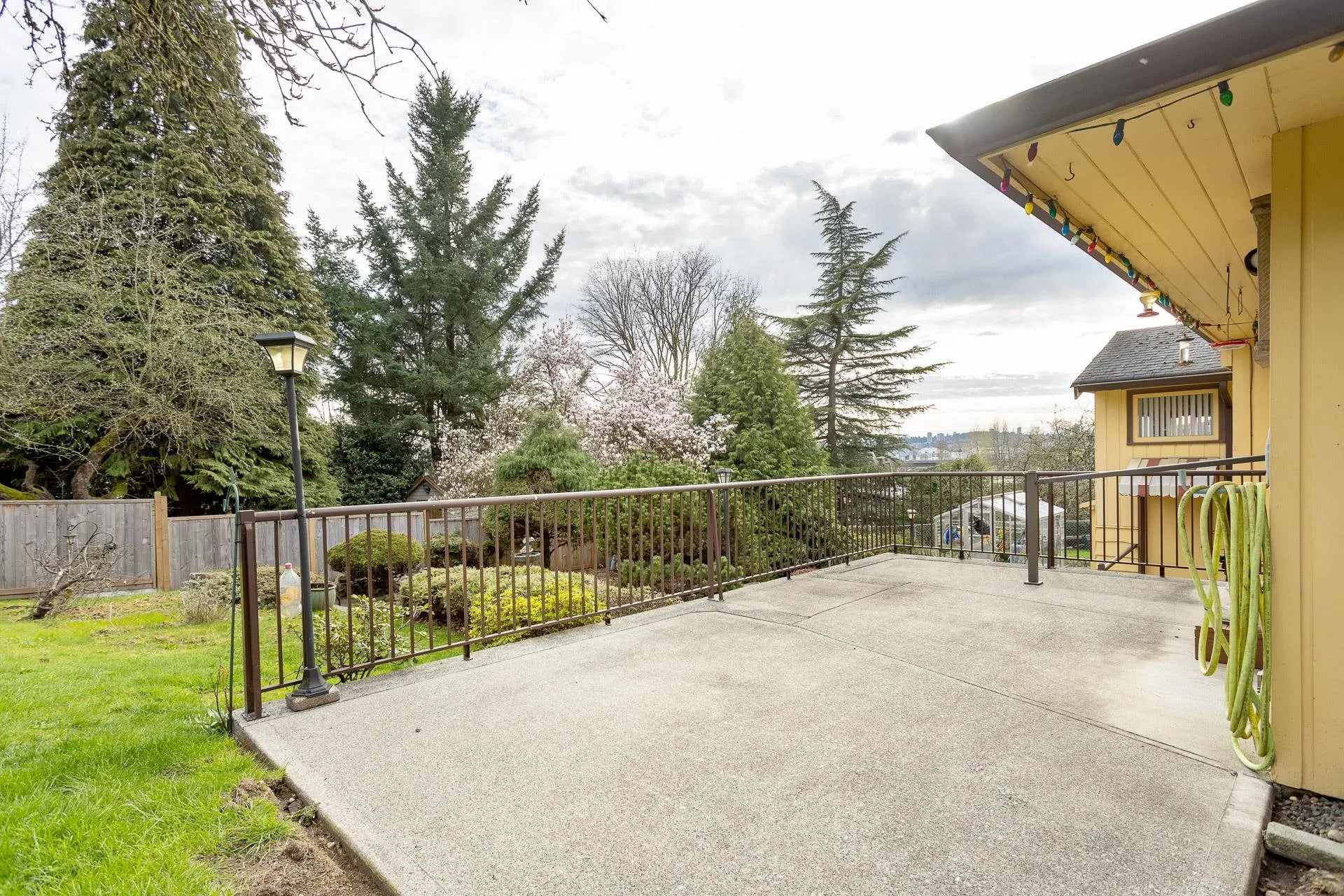 Photo 4 of 18 at 1874 Hillside Avenue