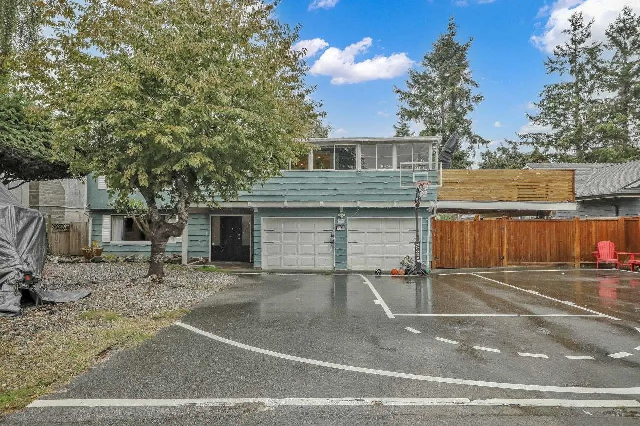 Photo 2 of 35 at 5517 18th Avenue
