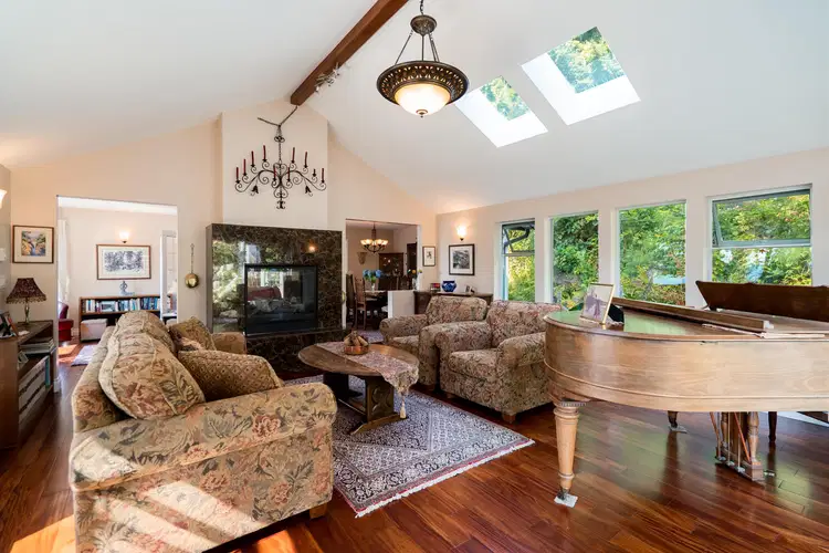 806 Hummingbird Lane