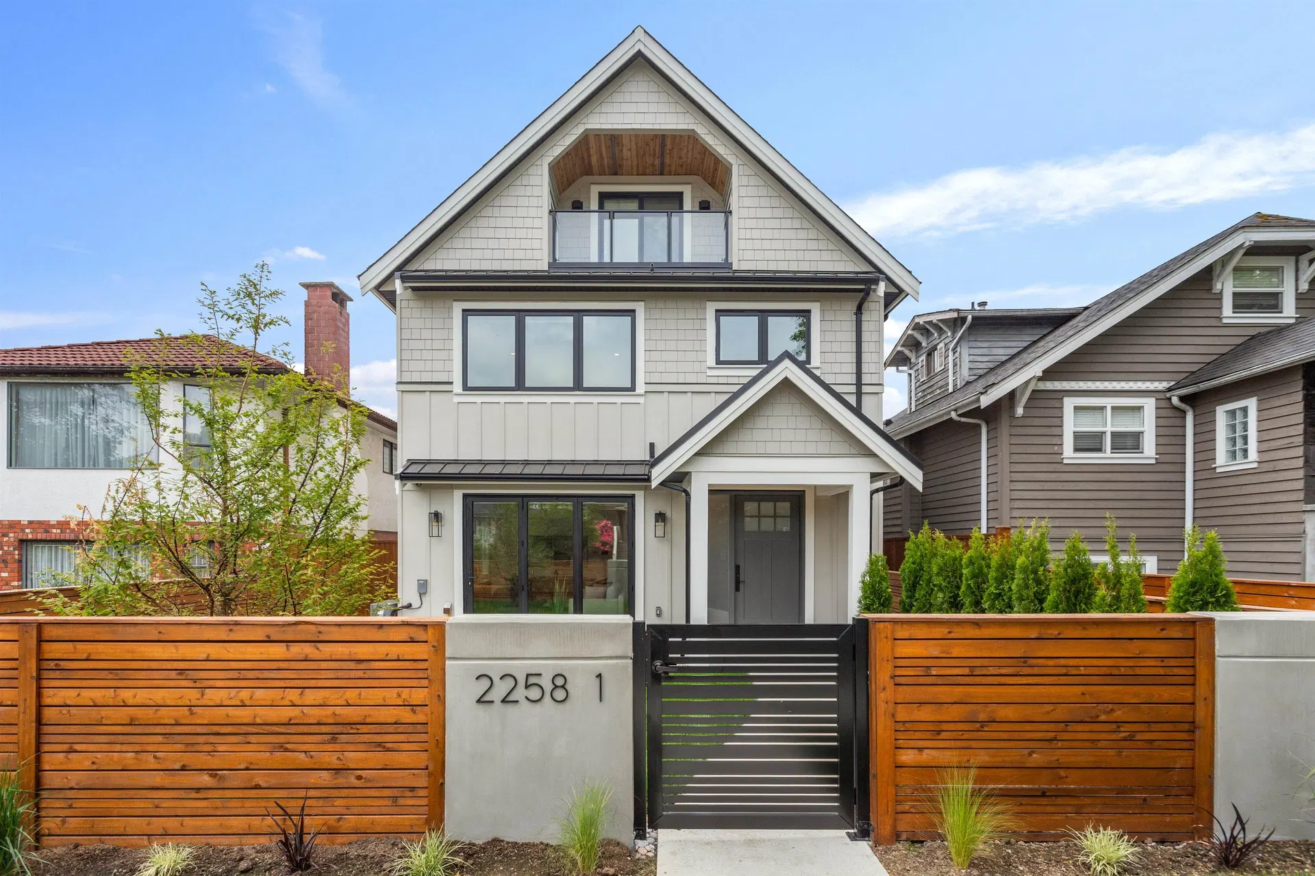 Photo 2 of 33 at #1 – 2258 Napier Street