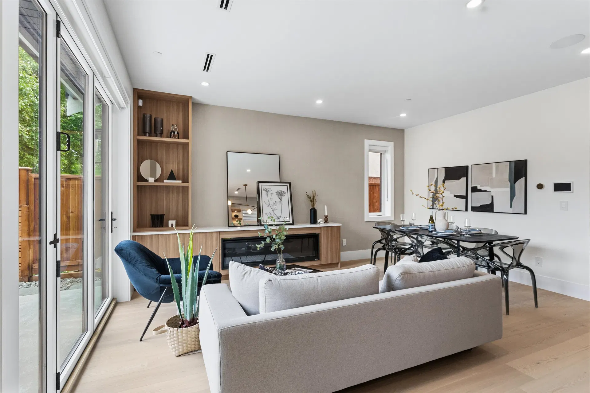 Photo 4 of 33 at #1 – 2258 Napier Street