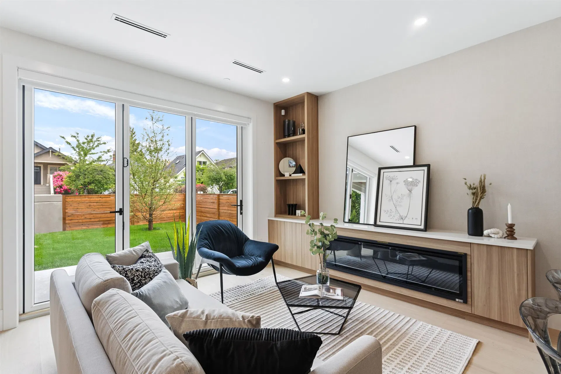 Photo 5 of 33 at #1 – 2258 Napier Street