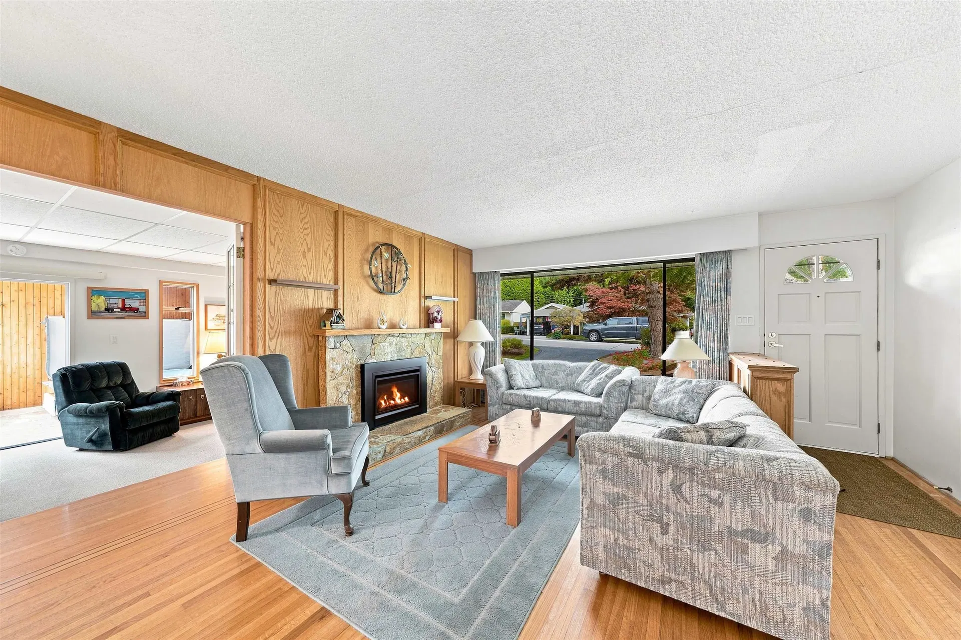 Photo 3 of 40 at 2161 Floralynn Crescent